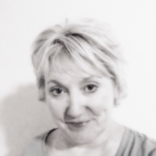 artistic, fun, inspired, portrait photographer in nashville. Specialzing in senior and child photography.