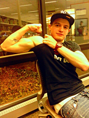 follow me (: