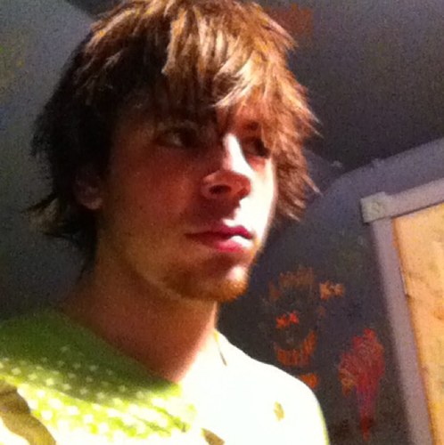 _awesomesause's profile picture. sup, im freakin awesome. nuff said. want more? follow me! :)