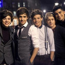 tenho muitos  sonhos amo meus maridos ! sim eu amo One Direction !!!!!