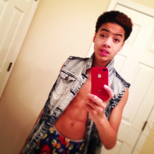 Im A Light Skin Niqqa. That Do It Biq I Love Music I Sinq Act Dance Model