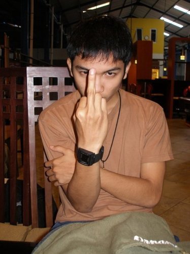 Please jangan follow gw, tp klo udah telanjur follow ajak temen2 loe ya thanks.