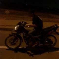 Hidup ini indah jangan di bikin susah
Biarkan mengalir seperti air . Kangen kamu  21_10_2012