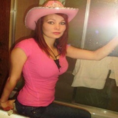 And who am I? This secret I did not tell anyone! You know tha you love me, kisses ... the girl's blg