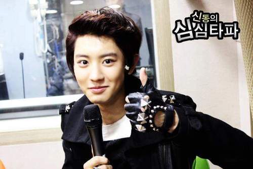 อันยองฮาเซโย *โค้ง* ผมชานยอลแห่ง exo ครับทุกคน ผมไม่หยิ่ง คุยได้กับทุกคนครับ โบกมือ.ฟอลมาเลยครับ