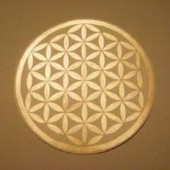 Isis Beloved is a Bringer of Joy. A Visionary, a Cosmic Traveller and a Teacher of Healers.
She opens Hearts and shares Joy with everyone!