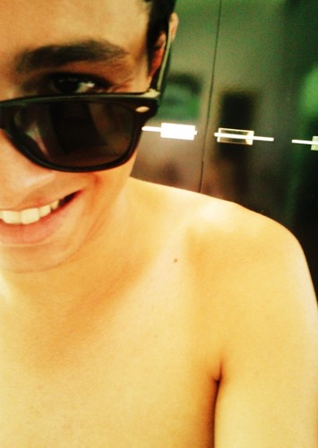 não ligo pro que você pensa de mim! sabe porque? porque! não vivo da sua vida.        faça o que você quiser aceito como quiser pensa o que quiser! O__O