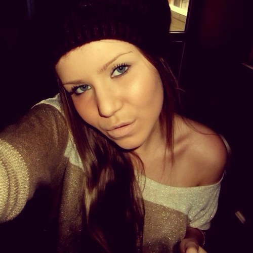 dmarmarova's profile picture. Not in any way affiliated with the real Dessy