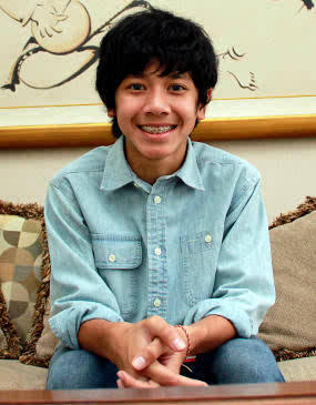 UN-Official Parody of @EmyrMahira is Actor,Good talent,Good voice,and so friendly☃