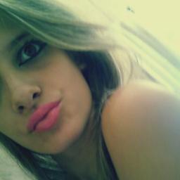 thalita_ale's profile picture. Tudo nessa vida é merecimento o que a brisa leva, volta com o vento.