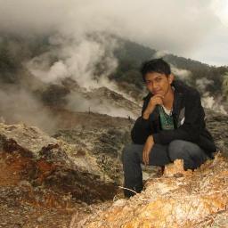 | Follow me @Ibhon_sEasonDi
 | I will follback : ) | I ♥ MUSIC 
Gitaris in #SEASONband