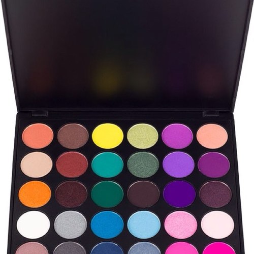 makeup by qatar Twitter