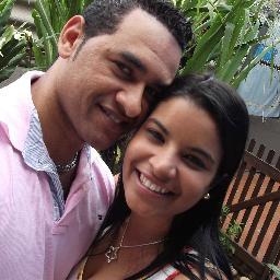Adoradora , Casada Amo Meu Marido , Minha Familia e Deus Sempre Esta Acima De Tudo Em Minha Vida .