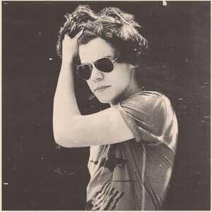 dnt choose the one who is beautiful to the world but rather choose the one who makes your world beautiful (harry styles) lve uuuu