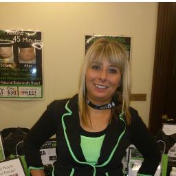 Full-time #Entrepreneur and #TheOriginalCanadianWrapGirl.  Helping others to grow their dreams and income too! #LivingTheDream #NetworkMarketer #itworksboom
