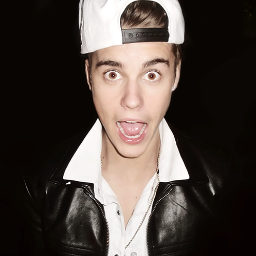Amar alguém sem ao menos ter visto pessoalmente,parece impossível,porém pra quem ama de verdade nem 140 caracteres é capaz de descrever. I LOVE @justinbieber