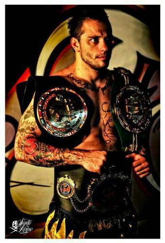 CAMPEON MUNDIAL DE MUAY THAI WKC y WKF