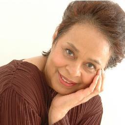 MsPeggyOhare's profile picture. 