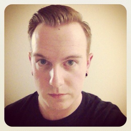 Ello! I'm a music gear head. I love comics, music, video games and other random stuff. Yes..... I am a nerd