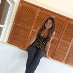 Um Beijo fala mais que mil palavras.