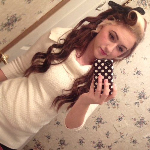 Alexis Bowlin. Call me by my last name. #SwagMeOut. | #GolfWang | 16. | Belleville East Sophomore. | #TeamTakeYoBitch. |
Bass drops & break downs kind of girl.