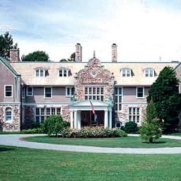 A historic garden & arboretum on a 33 acre property which overlooks the Narragansett Bay. Also, a 45 room mansion filled with original antiques and artwork.