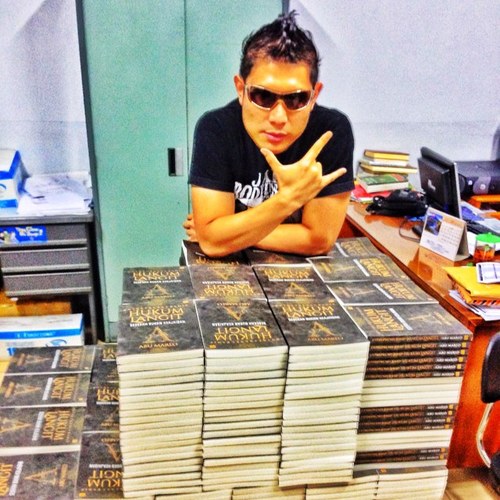 Mau menjadi entrepreneur pilihan ? Jawabannya ada di buku ini : Entrepreneurship Versi Hukum Langit !
