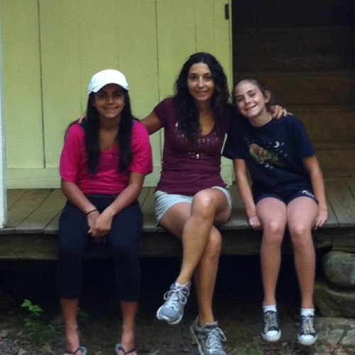 Founder of Yoga Castle, court reporter, entrepreneur, Ayurveda and Yoga enthusiast, married to a wonderful man and proud mom of two beautiful daughters.
