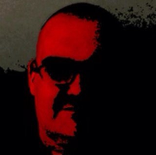 LunarFlood's profile picture. Accro de technologie et de gadgets · Innovateur et inventeur · Passionné · Inspiré · Illuminé · Intolérant · Musicomane · Je suis hanté par la couleur rouge.