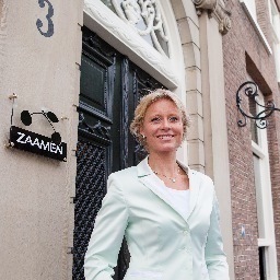 I  love to pitch & play, speech, present & tell. ZAAMEN-samenwerken, verbinden & ondernemen. Energiek, enthousiast & sportief. Getrouwd, 3 dochters. Haarlem eo