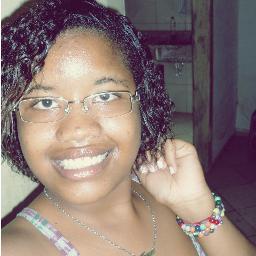 Verônica Souza, 16 anos, Baiana , Capricórniana, orgulhosa, eclética, São Paulina.