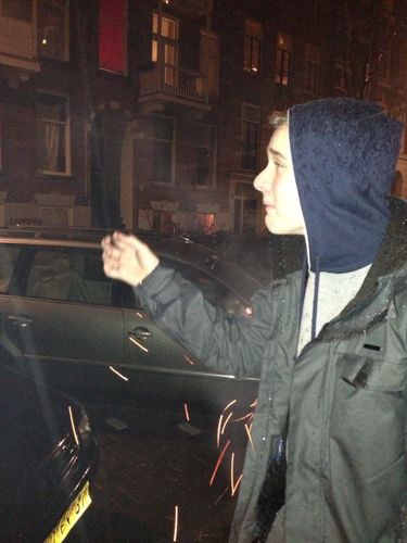 MeneerNee's profile picture. #TeamBabdier. #TeamNoodles.