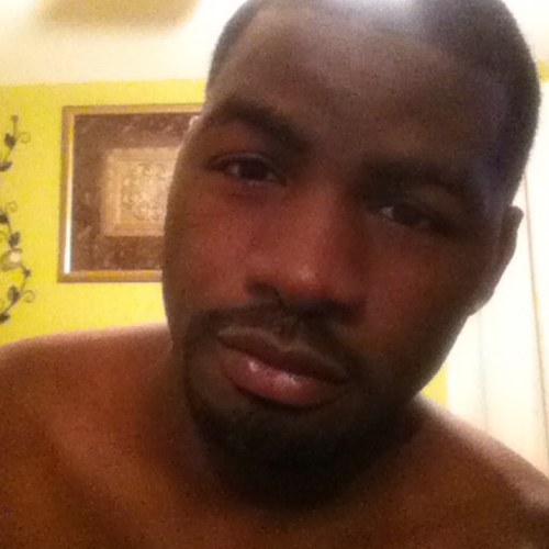 kindilive's profile picture. It's just me doing me and going with the flow of the world some simple and easy.