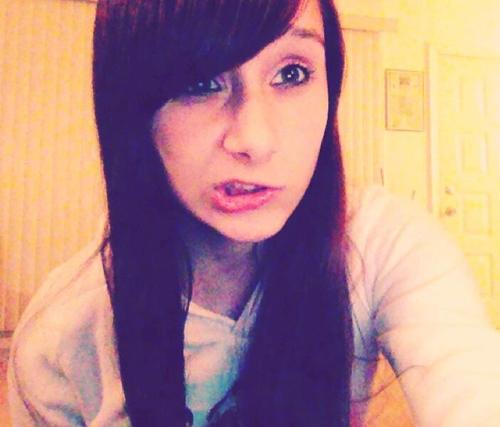 Hi I'm alissa 13 years young I'm highly obbsesed with one direction and ed sheeran and proud to say it! #directioner!!!
