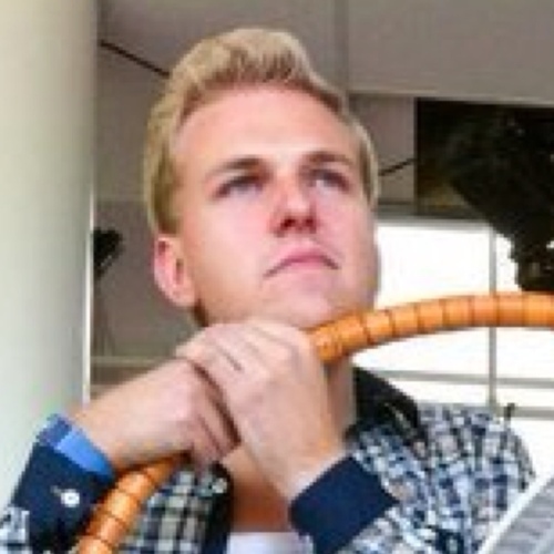 carlkack's profile picture. Multijournalist och programledare. Kulturnörd.