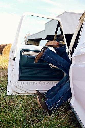 countryinnorth's profile picture. We are just a country girl and a country boy living in the North but longing for the South. #Ford #Chevy #MossyOak #Browning #Taken