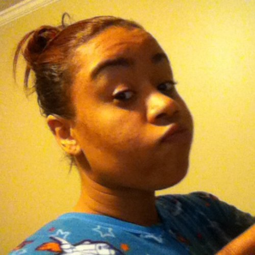 Trin86eM's profile picture. All smiles and middle fingers 😁🖕🏽