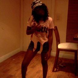 screaming fuck aggy bitches , cause ima that pretty mutha fuckah