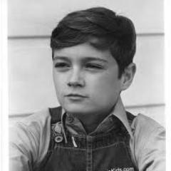 Fifth Grade Alabama boy in love with football. Looking out for my sister and learning from my father. Egyptians are really cool. website: http://t.co/5X6PjtKB
