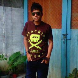 yg penting happy ... 
trus mlangkah ke depan  . . . . . :)