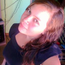 Soy la hija del supremo del rey de reyes y nada me faltará. La fe mueve montañas doblando rodillas. Dios es amor felicidad y paz