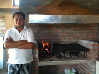 chillanejo puro, fanático del asado y la comida, padre de 3 y buen esposo!!!…