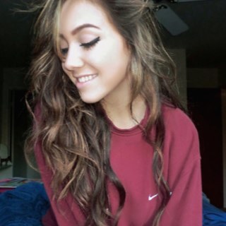 Kylie! 16. Junior. Cheerleader! FOLLOW ME!