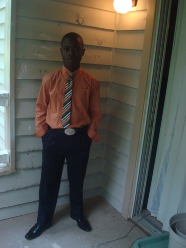 i love soccer, soccer is my favorite sport and basket ball too. I have 3 brother and 1 sister.love girls too.