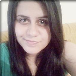 Loucamente apaixonada por Jesus, amo abraços, sorrisos, carinho e amo gente fofa. P.s.: cuidado, eu mordo :3