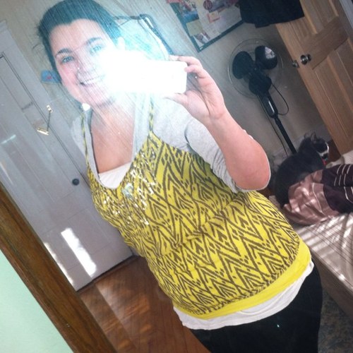 Annika. Sophomore in college, follow me, ill follow back!