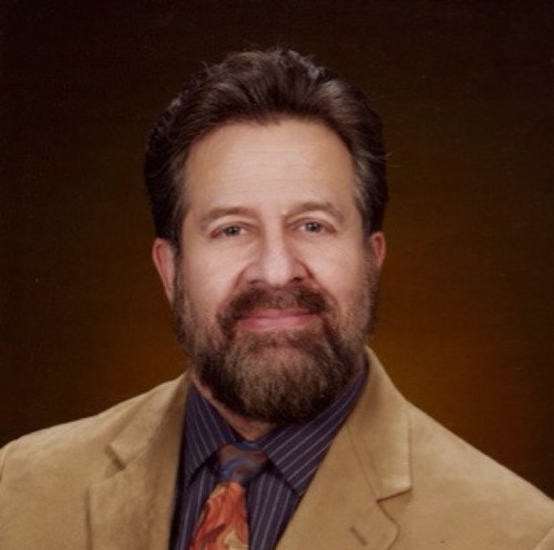 Husband, Dad, Doctor of Optometry, guitar player, commercial instrument pilot, photographer, avid Apple fanboy.