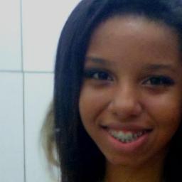 Prazer, Caroline Pena.