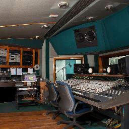 Audio Engineering School with fully operated Recording Studio. Founded by Multi-Platinum Engineer Robert Honablue