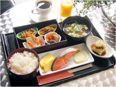 satcom71's profile picture. CB750に乗っている二児の父です。ツーリングに行きたいんだけど、なかなか行けないんで、ブログに行ったつもりツーリング記事のせまくってます。